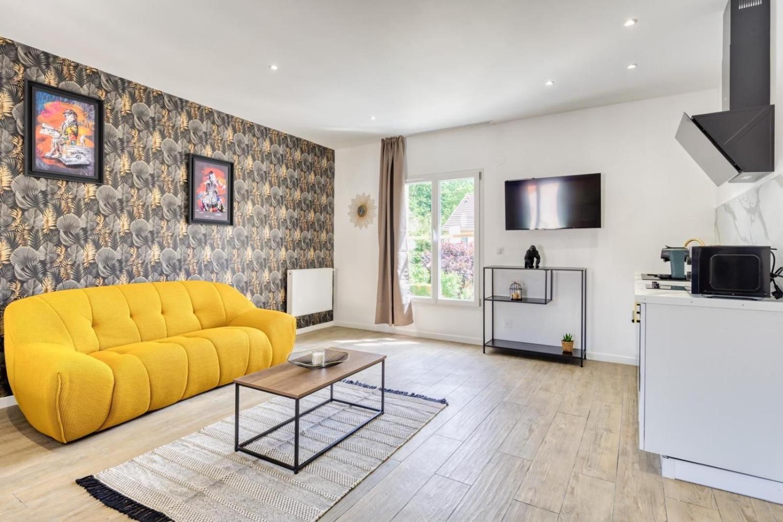 1 Apartment *