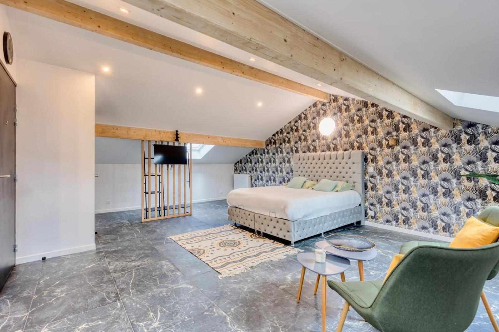 1 Apartment
